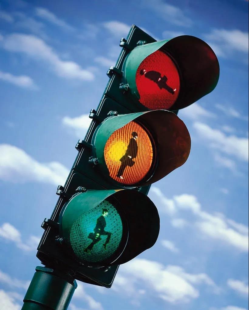 稀奇古怪的交通信号灯